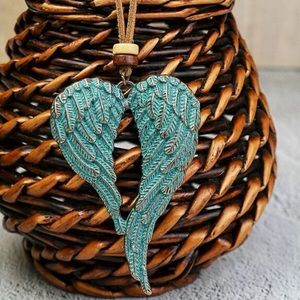 Beautiful Angel Wings Necklace